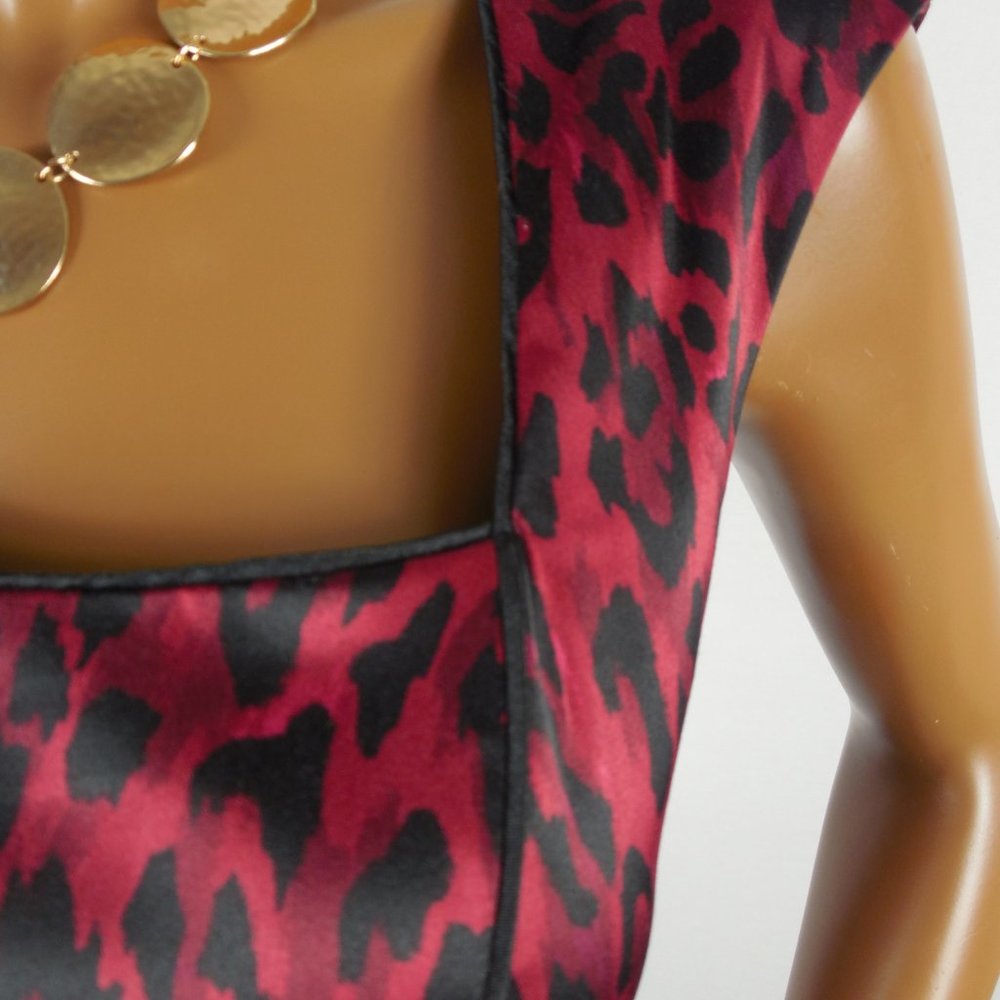 WHBM Women's Top L/14 Red/Black Animal - Picture 3 of 8
